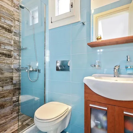 Spacious House With Sea View In Ag. Arsenios, Garden Feriehus